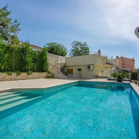 Apartmán Beeindruckendes Nur 500 Meter Zum Mit Meerblick, Sauna, Gym, Pool *