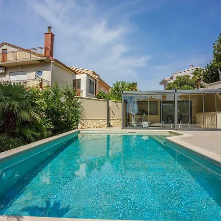 Beeindruckendes Nur 500 Meter Zum Mit Meerblick, Sauna, Gym, Pool Crikvenica