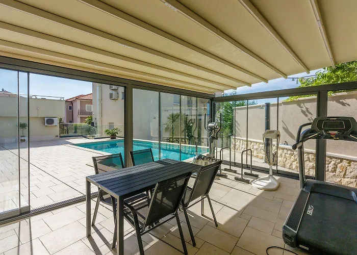 Lägenhet Beeindruckendes Nur 500 Meter Zum Mit Meerblick, Sauna, Gym, Pool Crikvenica